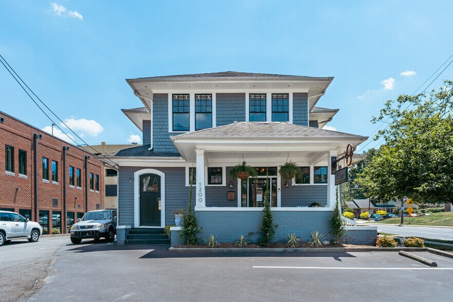 1200 Central Ave, Charlotte, NC à louer - Photo de l’immeuble – Image 2 sur 25