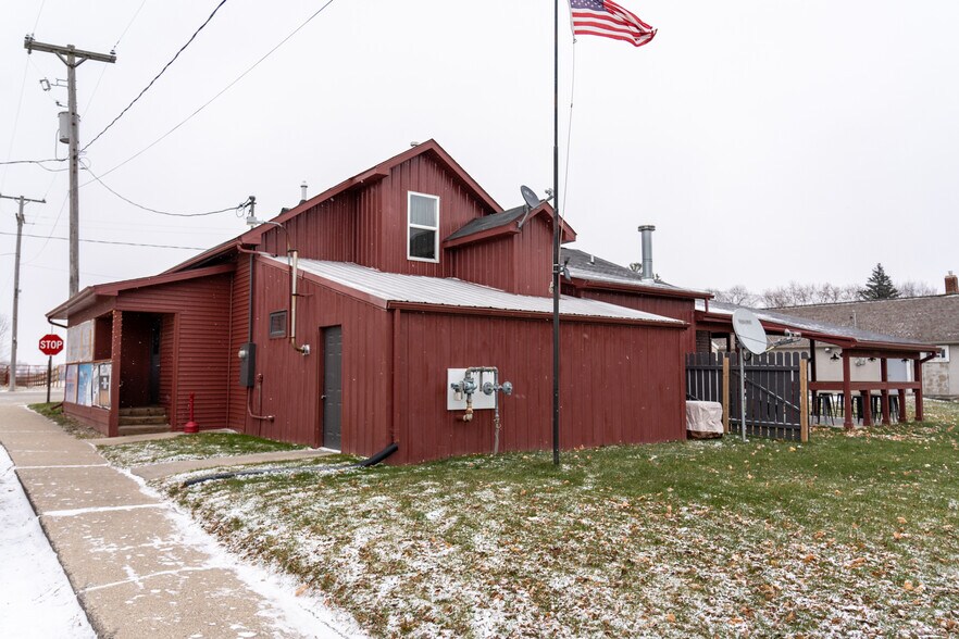 2803 W Blanchard Rd, Winn, MI à vendre - Photo de l’immeuble – Image 2 sur 18