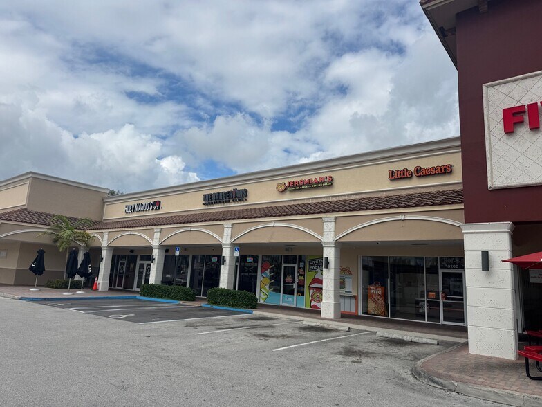 13130-13302 Biscayne Blvd, North Miami, FL à louer - Photo de l’immeuble – Image 3 sur 15