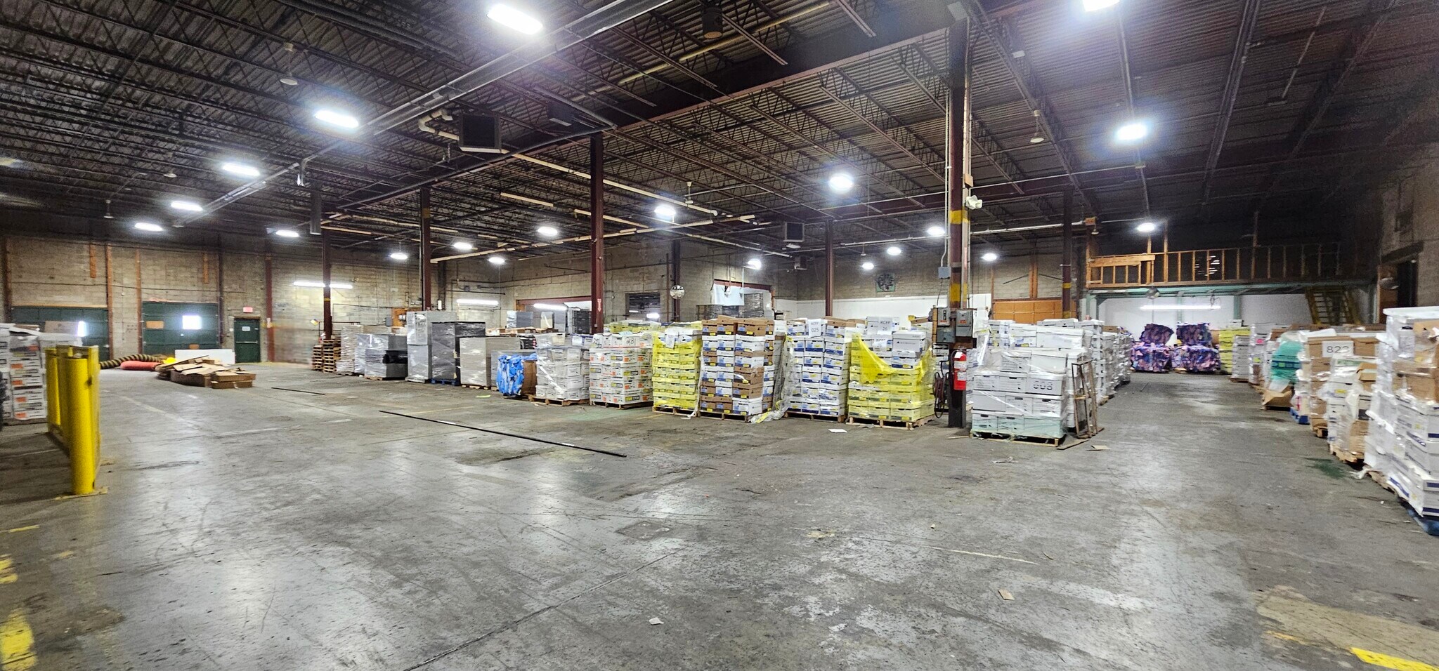 1 Hampshire Dr, Milford, NH à louer Photo intérieure– Image 1 sur 8