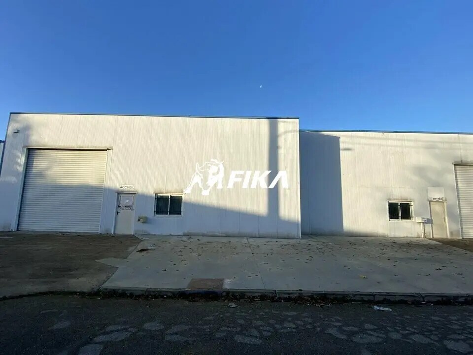 Local d’activités dans Saint-Alban à louer Photo de l’immeuble– Image 1 sur 8