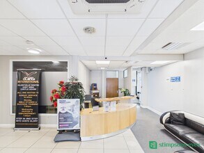 Dawson Rd, Milton Keynes à louer Photo intérieure– Image 1 sur 5