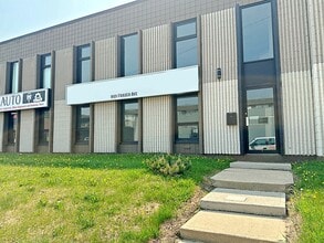 8121 Fraser Av, Fort McMurray, AB à louer Photo intérieure– Image 2 sur 41