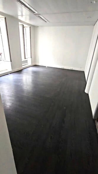 24 Rue Tronchet, Paris à vendre - Photo de l’immeuble – Image 3 sur 9