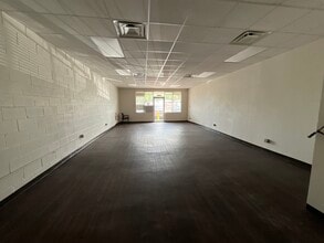 6515 Tidwell Rd, Houston, TX à louer Photo de l’immeuble– Image 1 sur 2