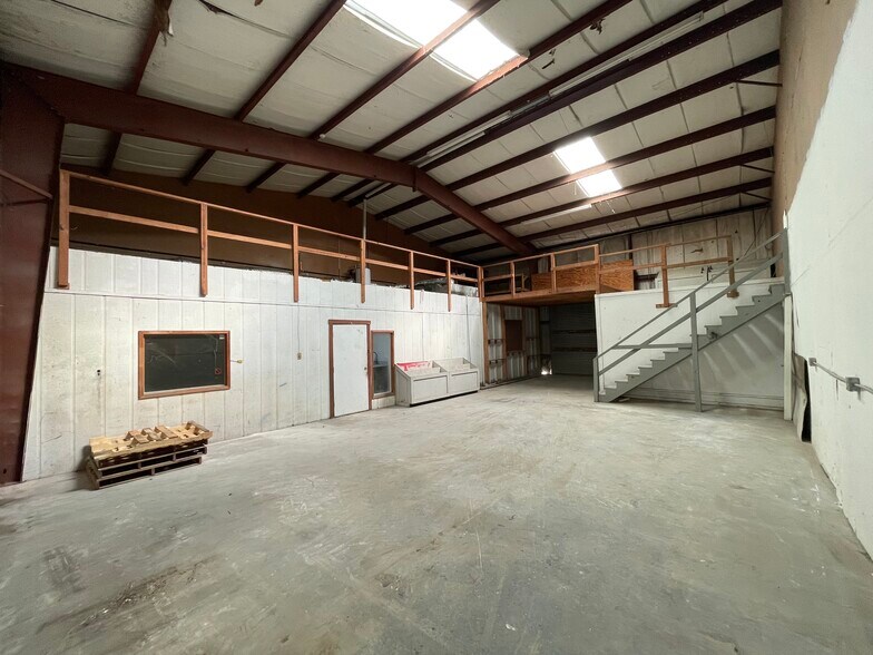 6520 College St, Beaumont, TX à louer - Photo de l’immeuble – Image 3 sur 6