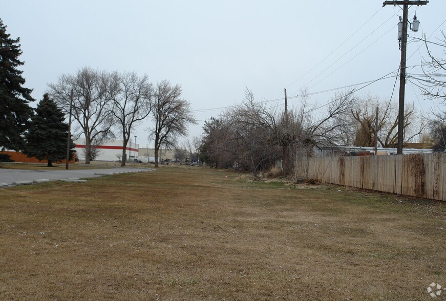 8209 W Fairview Ave, Boise, ID à louer - Photo de l’immeuble – Image 2 sur 36