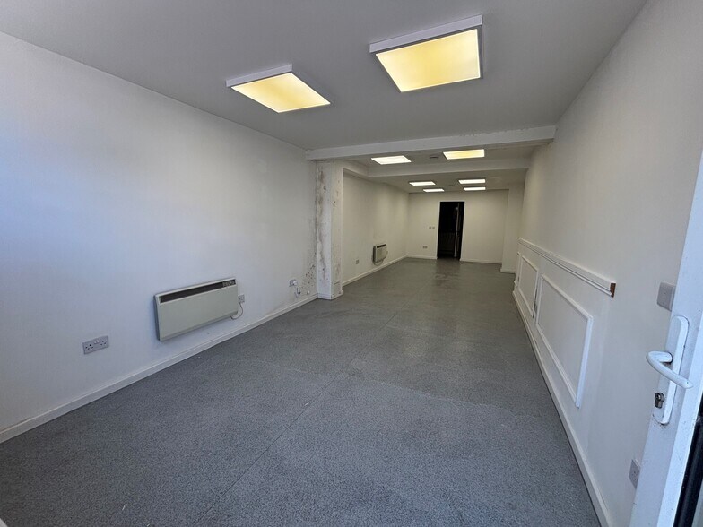 119A-B High St, Rushden à vendre - Photo de l’immeuble – Image 3 sur 5
