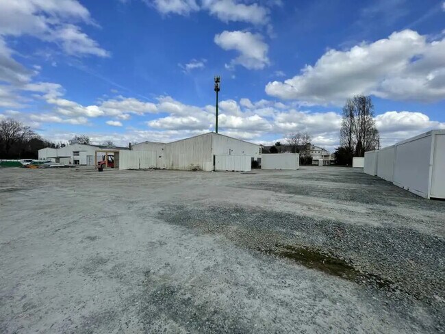 Plus de détails pour Local d’activités à vendre