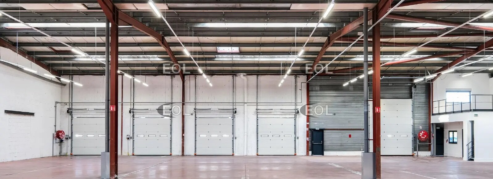 Industriel/Logistique dans Corbas à louer Photo de l’immeuble– Image 1 sur 27