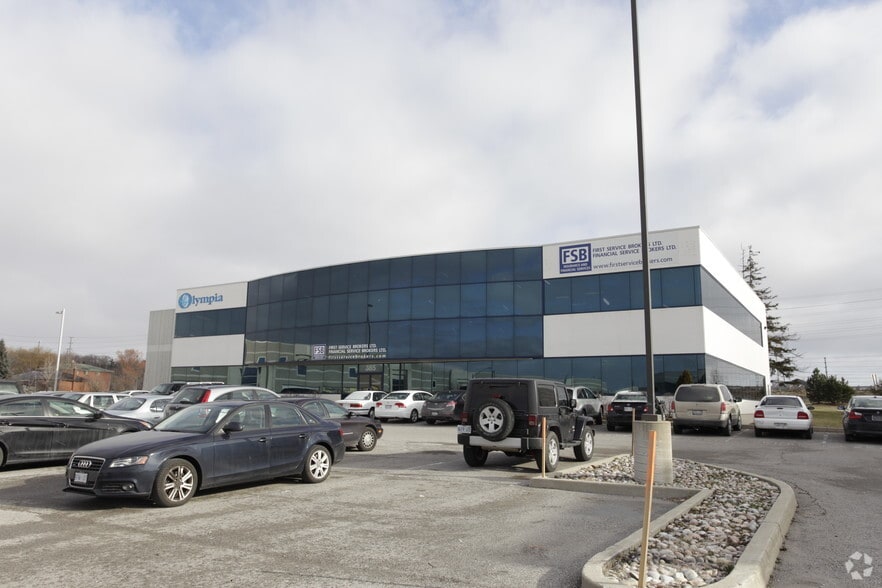 385 Connie Cres, Concord, ON à louer - Photo principale – Image 1 sur 15