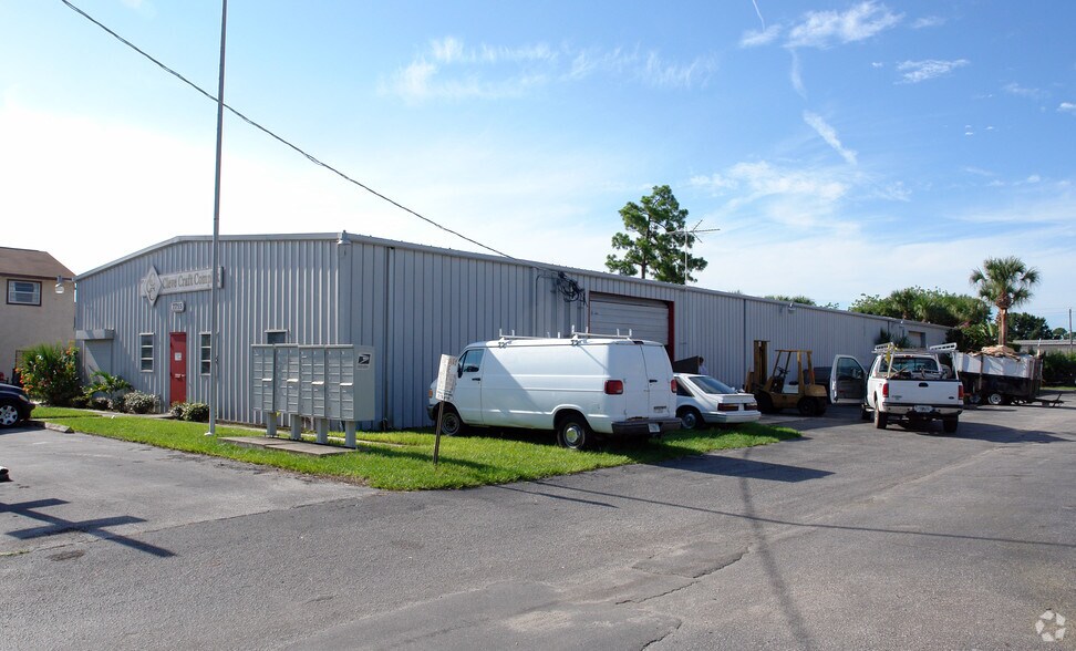 7715-7723 Ellis Rd, West Melbourne, FL à louer - Photo de l’immeuble – Image 2 sur 7