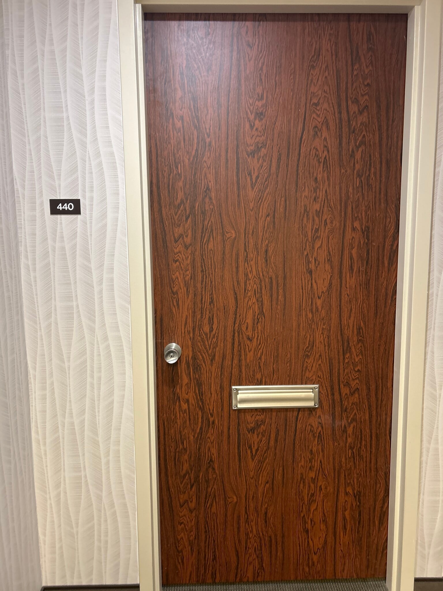 701 Lee St, Des Plaines, IL à louer Photo de l’immeuble– Image 1 sur 3