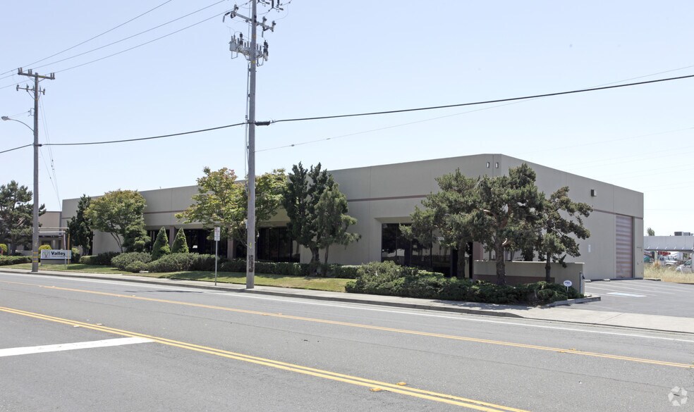 2070-2074 Farallon Dr, San Leandro, CA à louer - Photo de l’immeuble – Image 1 sur 3
