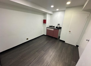 711A-711D Seagirt Ave, Far Rockaway, NY à louer Photo intérieure– Image 1 sur 1