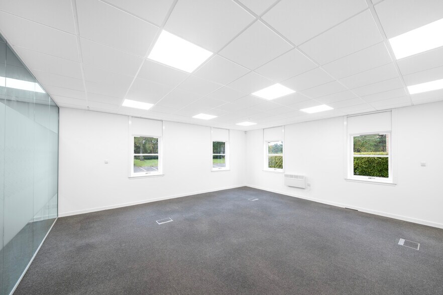 5 Deer Park Av, Livingston à louer - Photo de l’immeuble – Image 3 sur 6