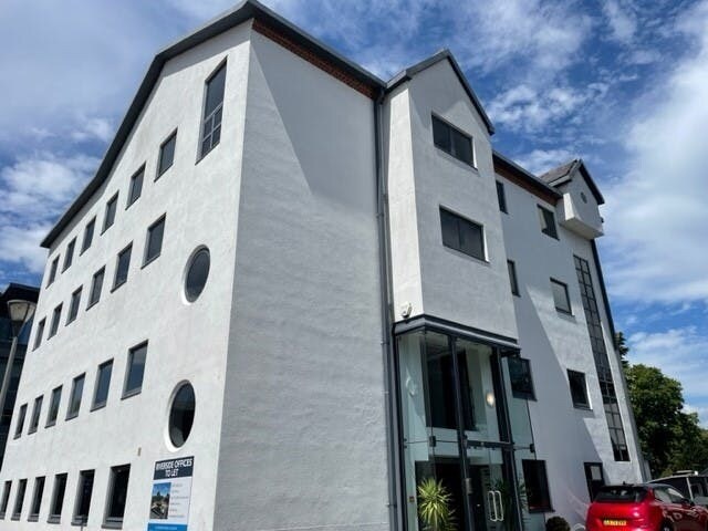 Kingsbury Crescent, Staines à louer - Photo de l’immeuble – Image 2 sur 27