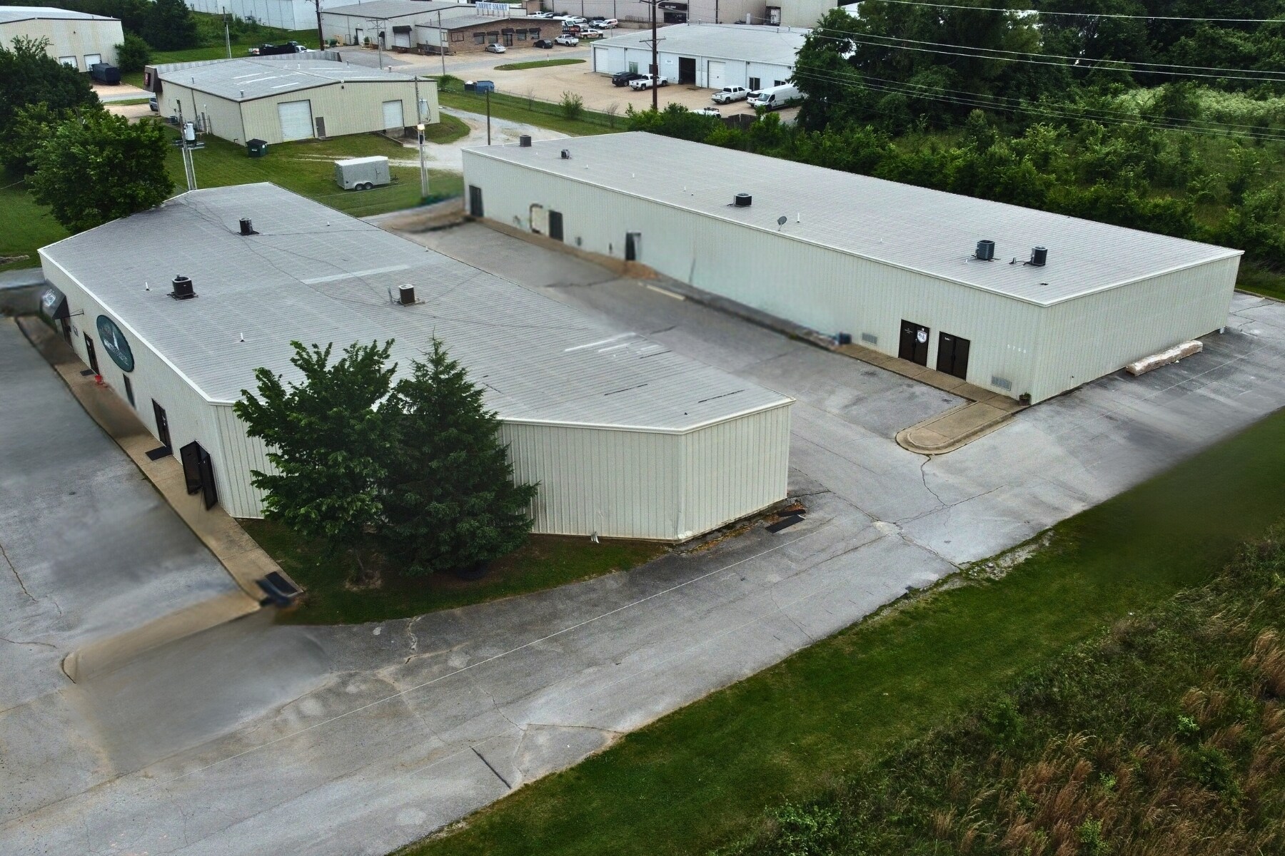 5764-5766 N Thompson St, Springdale, AR à louer Photo de l’immeuble– Image 1 sur 7