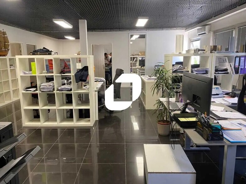 Bureau dans Gennevilliers à louer - Photo de l’immeuble – Image 2 sur 13