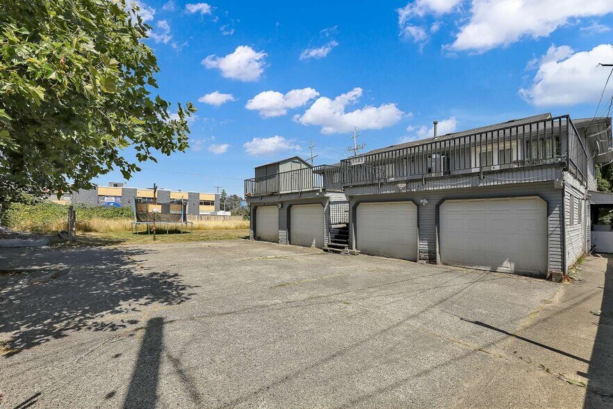 9509 152 St, Surrey, BC à louer - Photo de l’immeuble – Image 2 sur 44