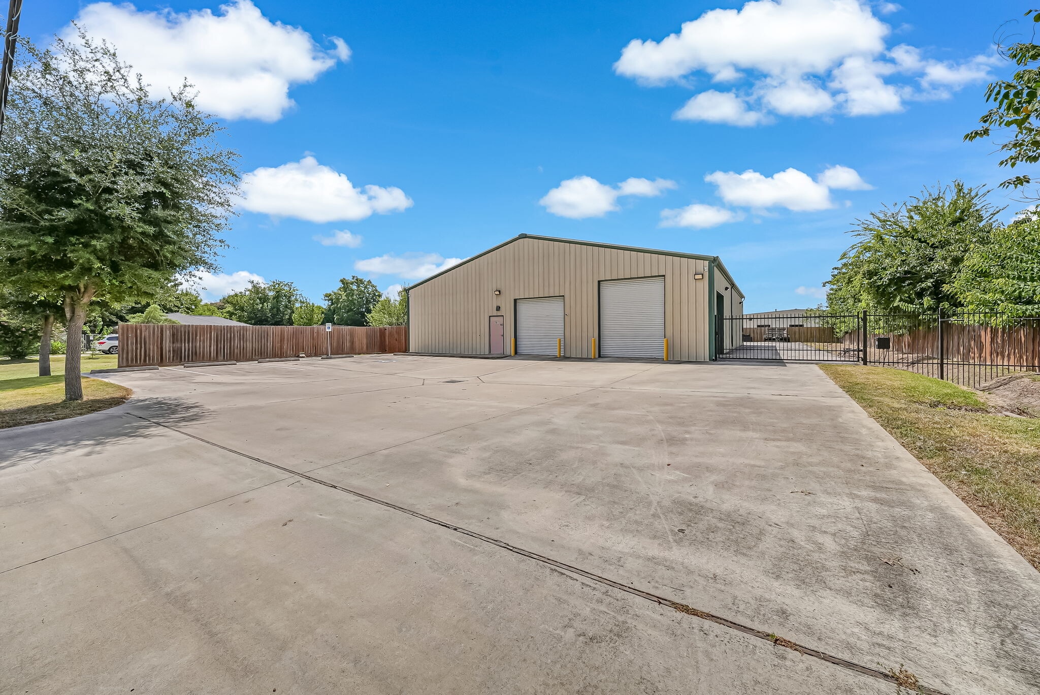 7817 Hillmont St, Houston, TX à louer Photo principale– Image 1 sur 18