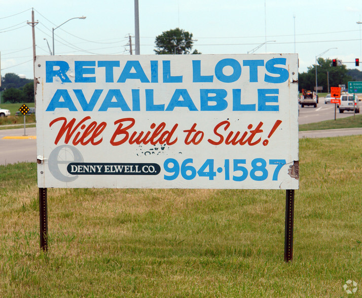 2813 S Ankeny Blvd, Ankeny, IA à vendre - Photo de l’immeuble – Image 2 sur 3