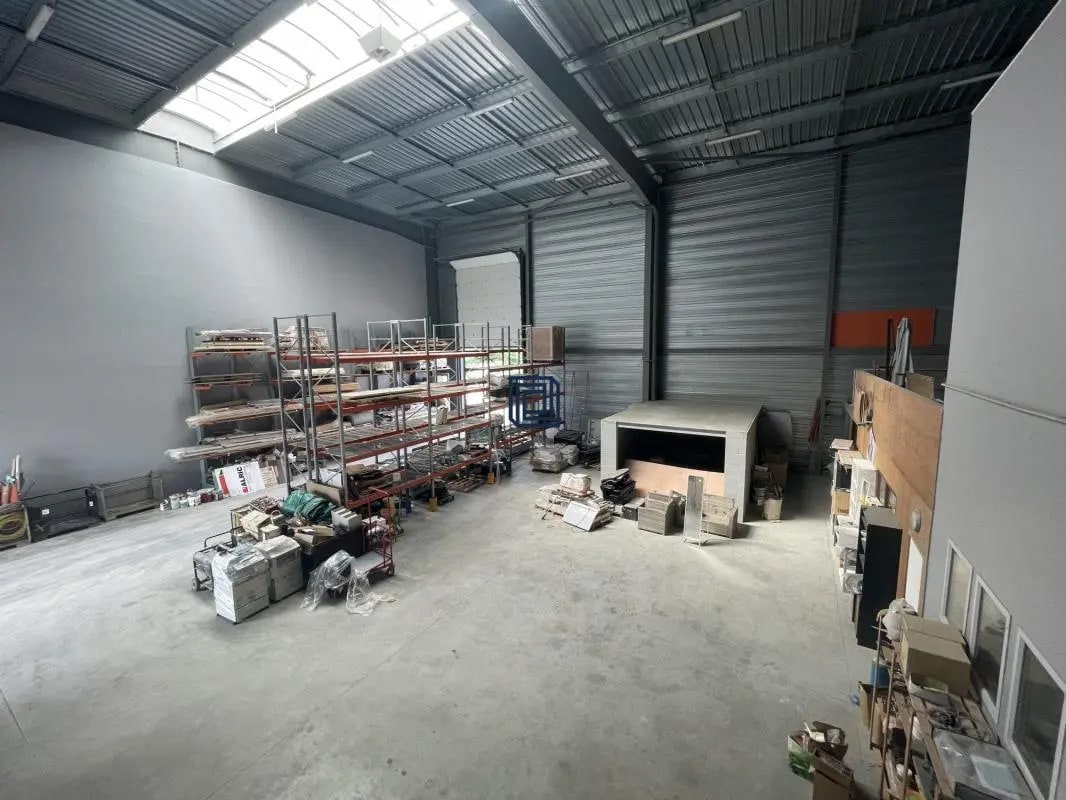 Industriel/Logistique dans Fleury-Mérogis à louer Photo intérieure– Image 1 sur 23