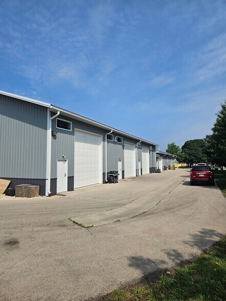 175 Business Park Dr, Sun Prairie, WI à louer - Photo de l’immeuble – Image 2 sur 6