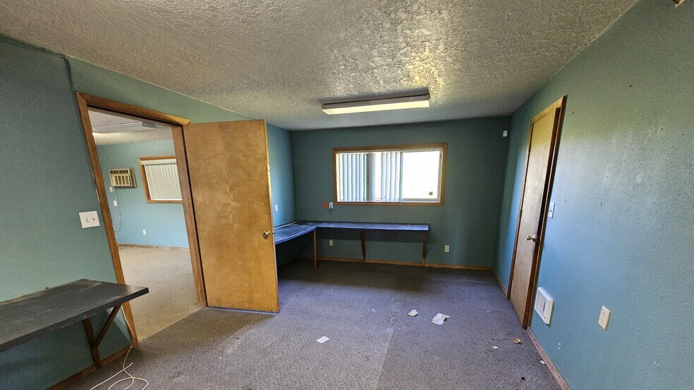 1310 Elm Pl, Kelso, WA à vendre - Photo de l’immeuble – Image 3 sur 7