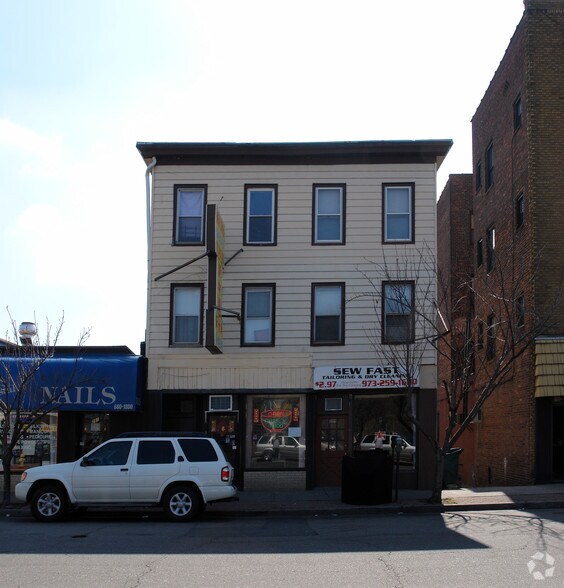 279 Glenwood Ave, Bloomfield, NJ à vendre - Photo de l’immeuble – Image 3 sur 5