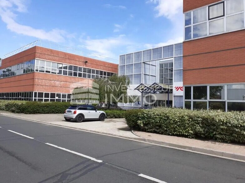 Bureau dans Saint-Thibault-des-Vignes à louer - Photo de l’immeuble – Image 3 sur 7