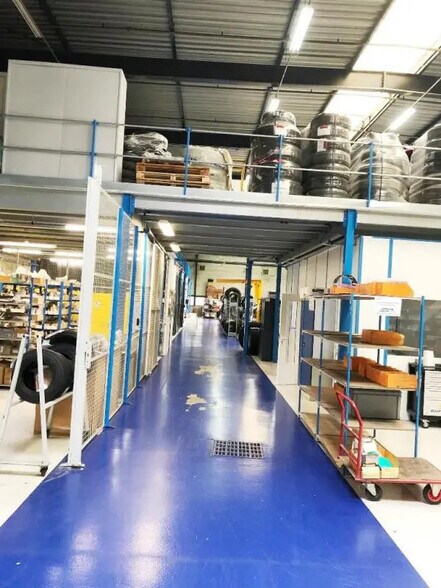 Industriel/Logistique dans Villeron à louer - Photo intérieure – Image 2 sur 4