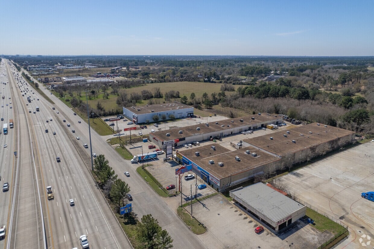 16747 I-45 Fwy, Houston, TX à louer Aérien– Image 1 sur 14