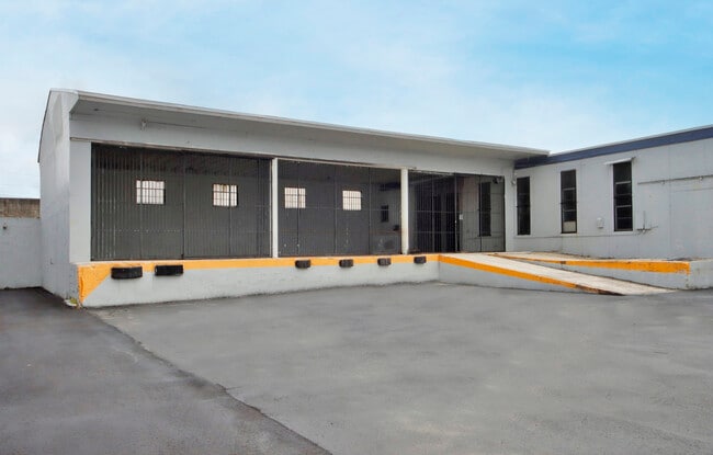 Plus de détails pour 6721 NW 36th Ave, Miami, FL - Industriel/Logistique à louer