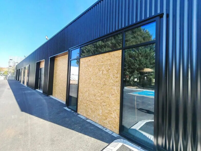 Local d’activités dans Cormontreuil à louer - Photo de l’immeuble – Image 2 sur 12