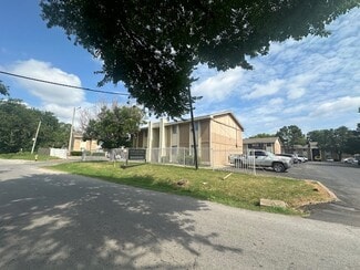Plus de détails pour 6321 E 9th St, Tulsa, OK - Logement à vendre