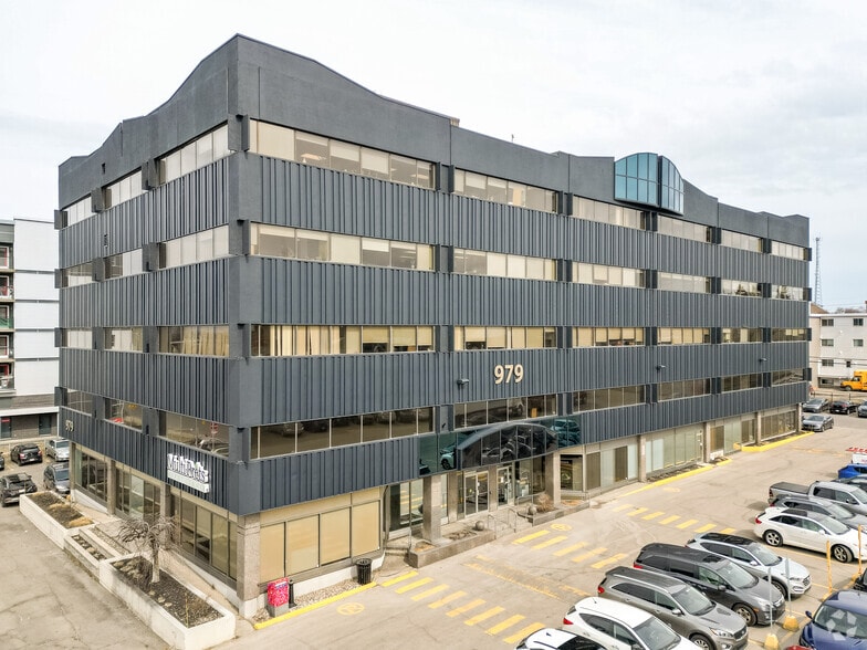 979 Av De Bourgogne, Québec, QC à louer - Photo principale – Image 1 sur 16