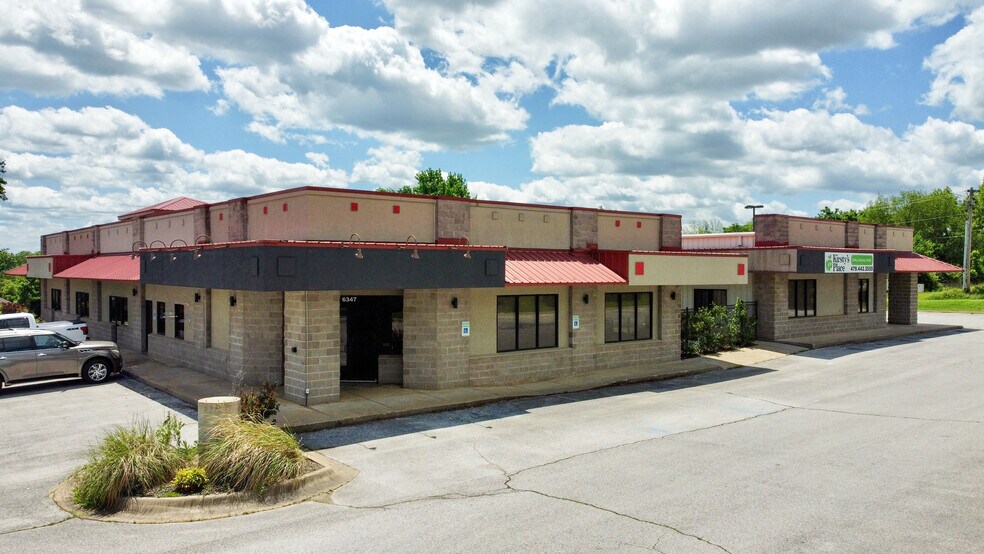 6279 W Wedington Dr, Fayetteville, AR à louer - Photo de l’immeuble – Image 1 sur 3