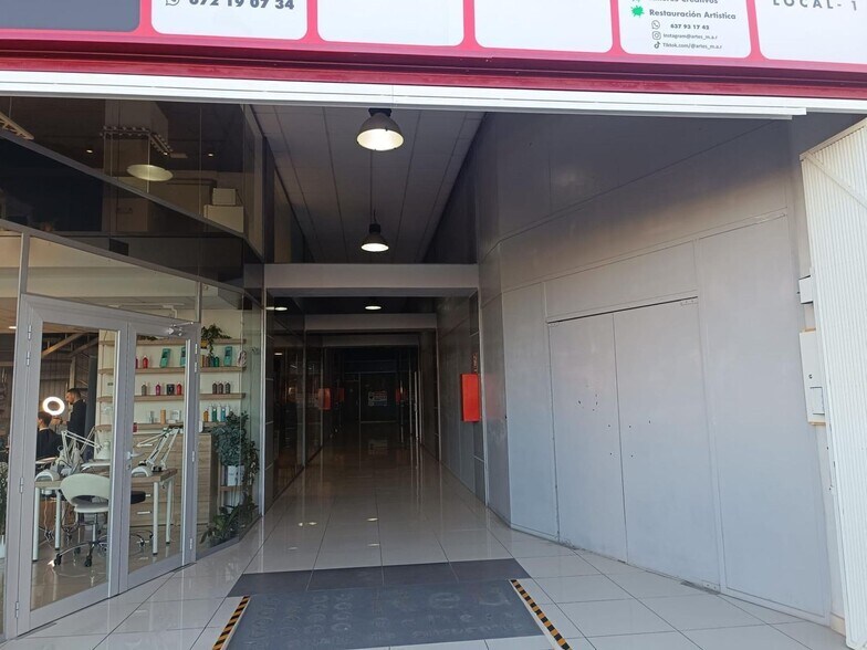 Local commercial dans Vinaròs à vendre - Photo de l’immeuble – Image 2 sur 14