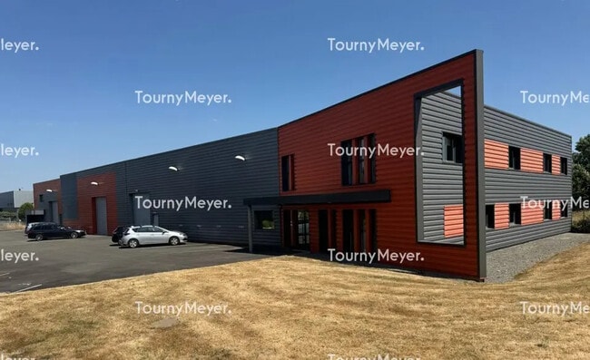 Plus de détails pour Local d’activités à vendre