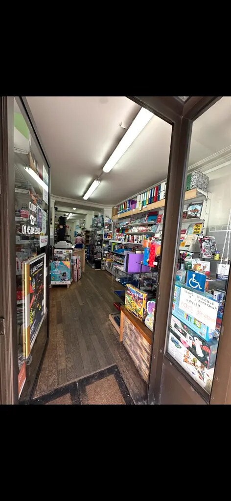 Plus de détails pour Local commercial à louer