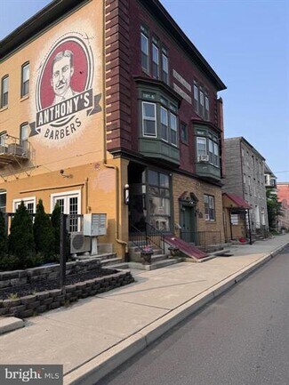 Plus de détails pour 24-32 E Main St, Fleetwood, PA - Local commercial à louer