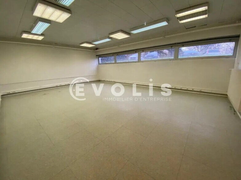 Bureau dans Amiens à louer - Photo de l’immeuble – Image 1 sur 2