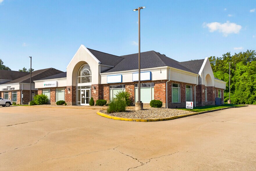 5031 N Illinois St, Fairview Heights, IL à louer - Photo de l’immeuble – Image 1 sur 10