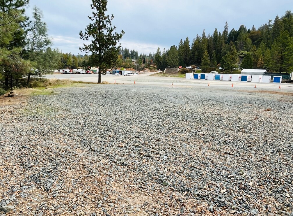 11452 E Bennett Rd, Grass Valley, CA à louer Photo principale– Image 1 sur 21
