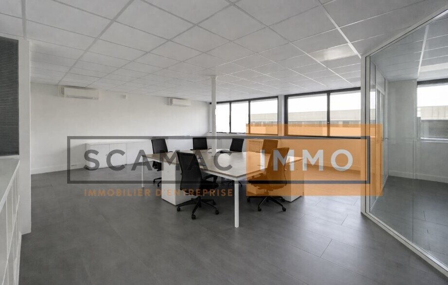 Local d'activités dans Chanteloup-en-Brie à vendre - Photo de l’immeuble – Image 3 sur 5