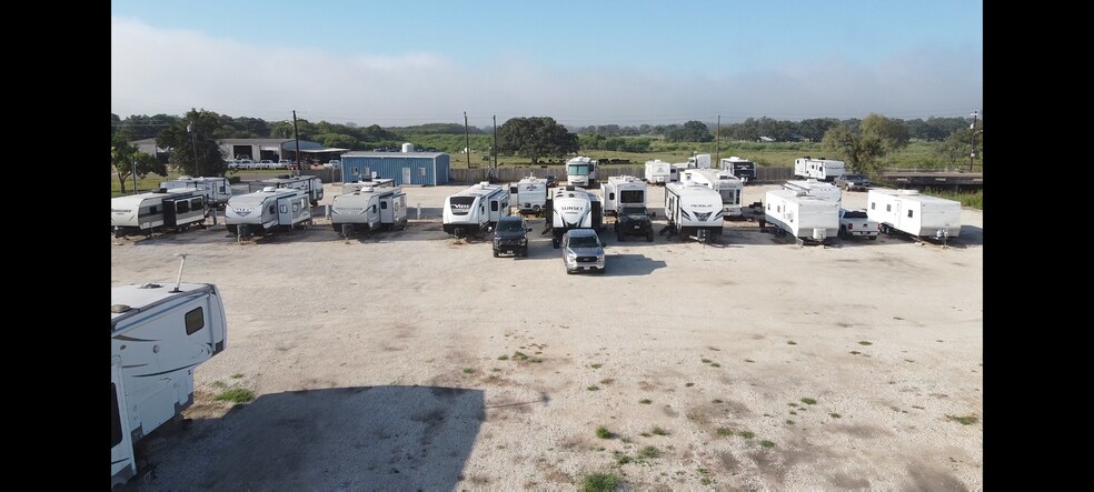 500 Douglas St, Cuero, TX à vendre - Photo de l’immeuble – Image 3 sur 11