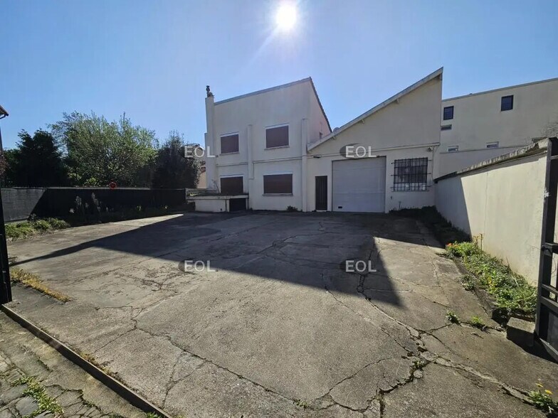 Local d’activités dans Maisons-Alfort à louer - Photo de l’immeuble – Image 1 sur 10