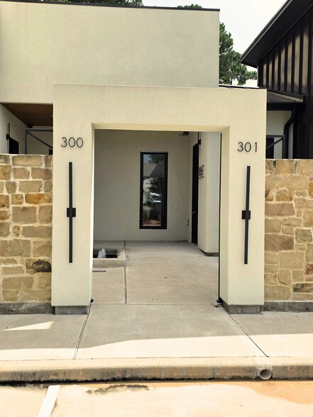 9070 Gleannloch Forest Dr, Spring, TX à louer - Photo de l’immeuble – Image 2 sur 4