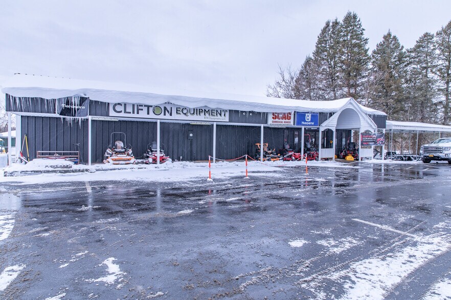 5334 Route 31, Clay, NY à vendre - Photo de l’immeuble – Image 2 sur 12